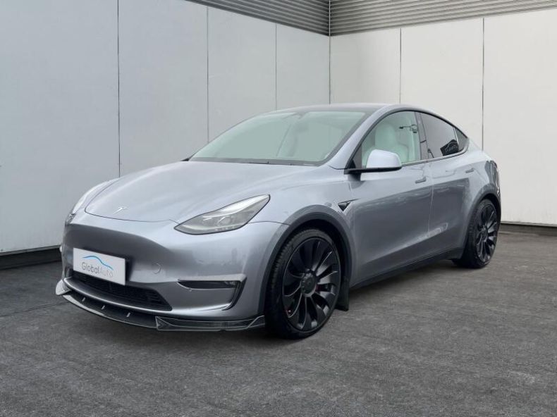 Tesla Model Y - hlavní foto