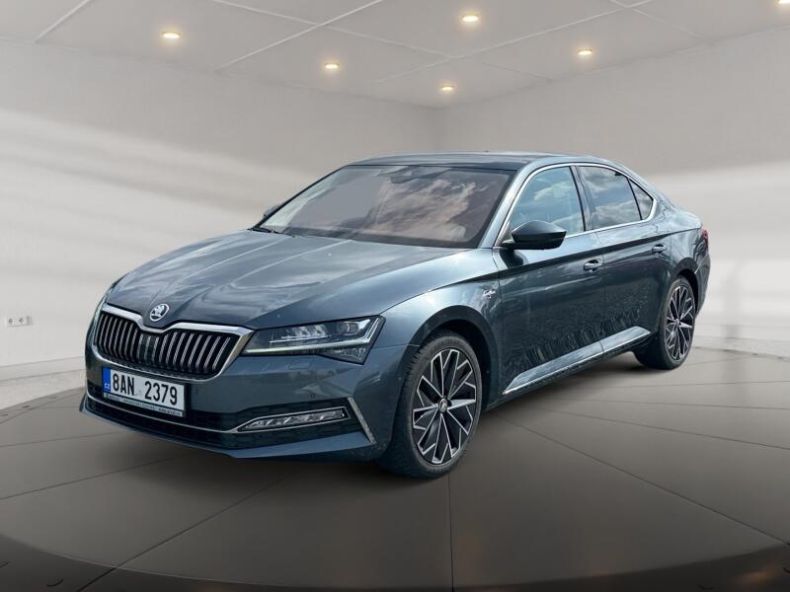 Škoda Superb - hlavní foto