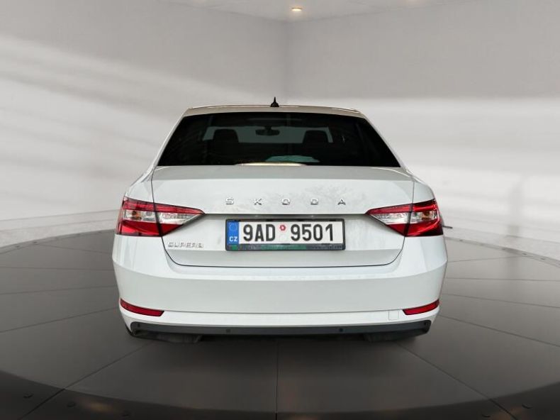 Škoda Superb - hlavní fotka