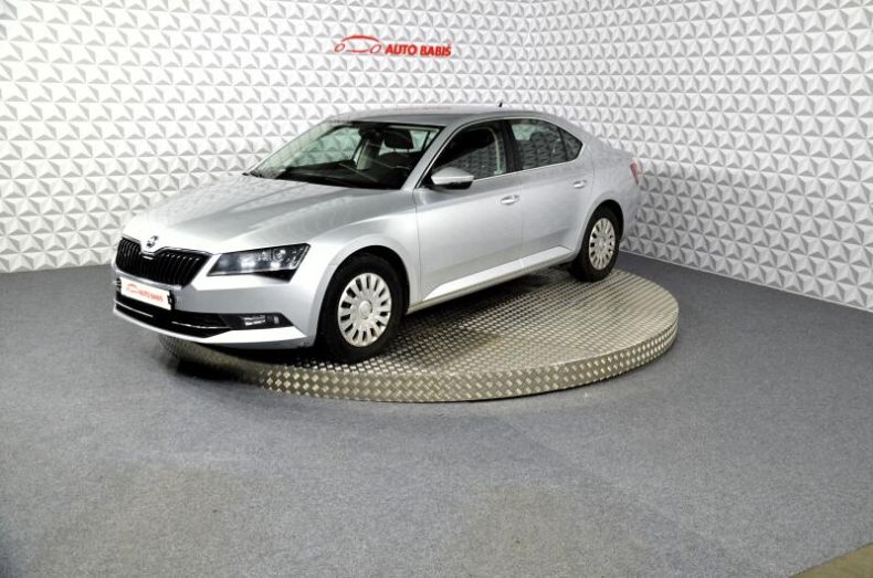 Škoda Superb - hlavní foto
