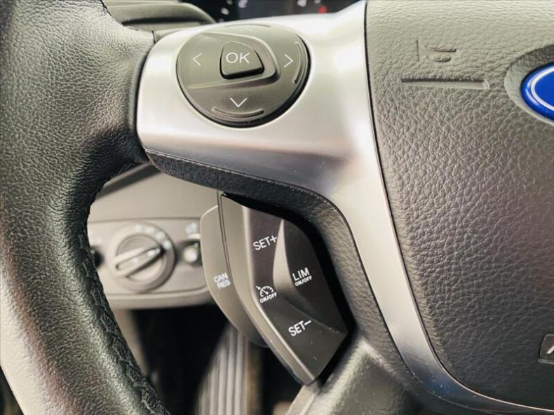 Ford Kuga - hlavní fotka