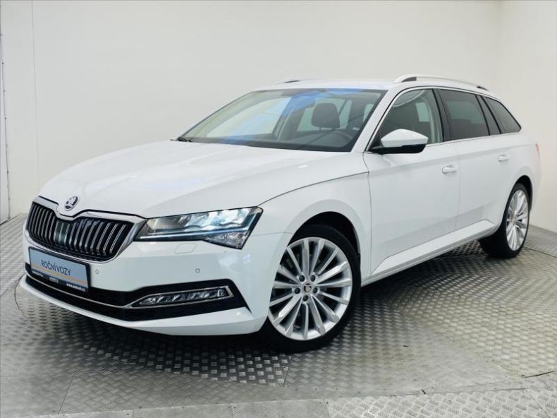 Škoda Superb - hlavní foto