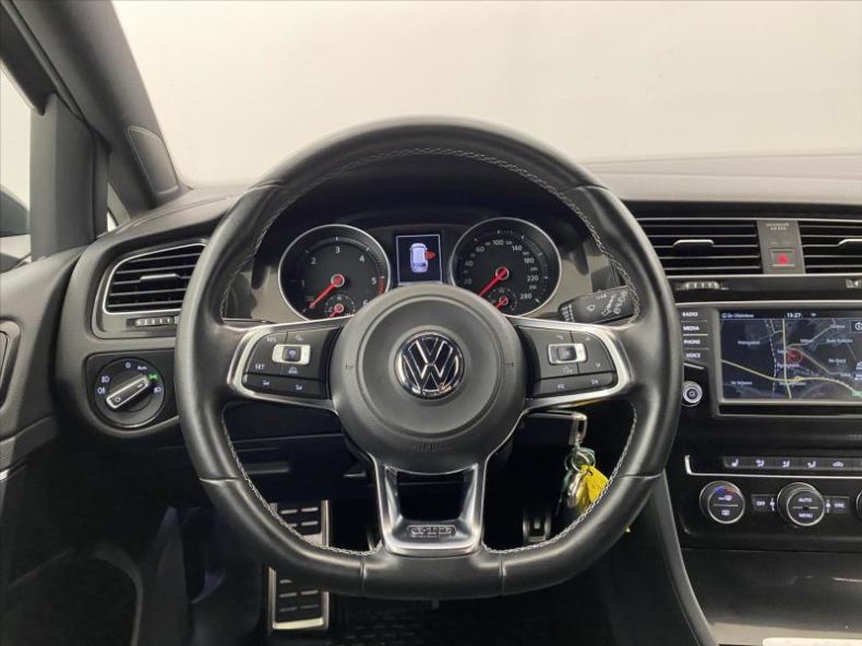 Volkswagen Golf - hlavní fotka