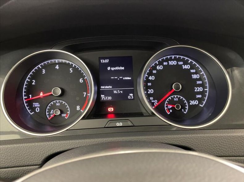 Volkswagen Golf - hlavní fotka