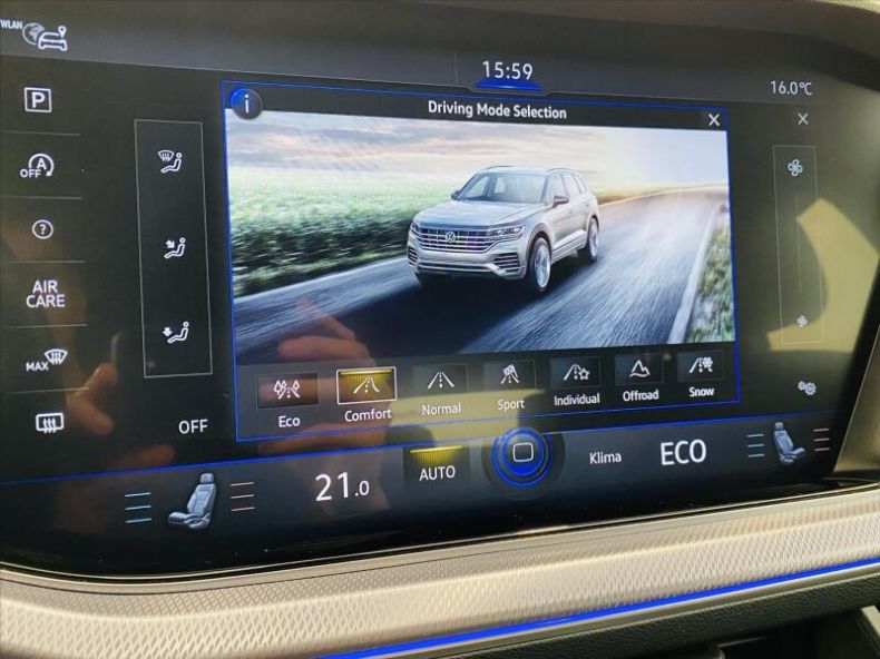 Volkswagen Touareg - hlavní fotka