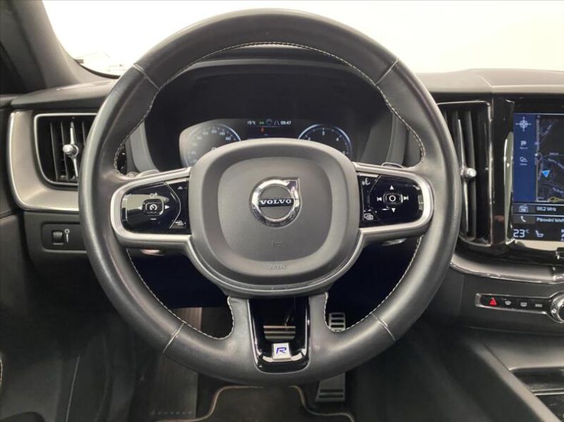 Volvo XC60 - hlavní fotka