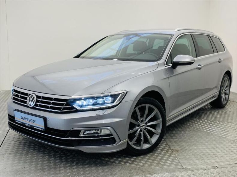 Volkswagen Passat - hlavní foto