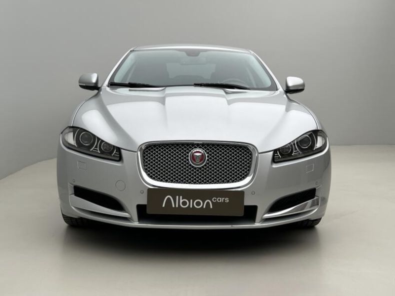 Jaguar XF - hlavní fotka
