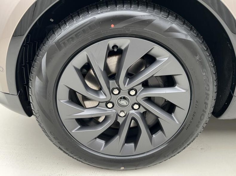 Land Rover Discovery - hlavní fotka