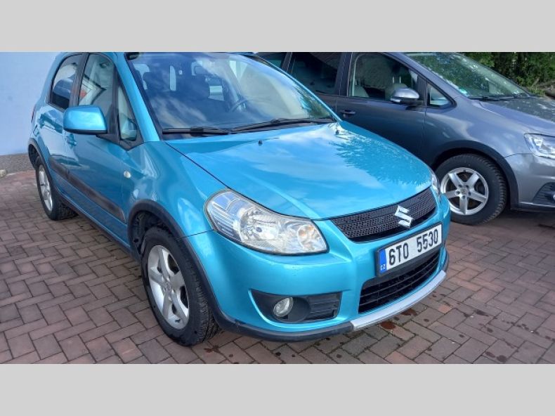 Suzuki SX4 - hlavní foto