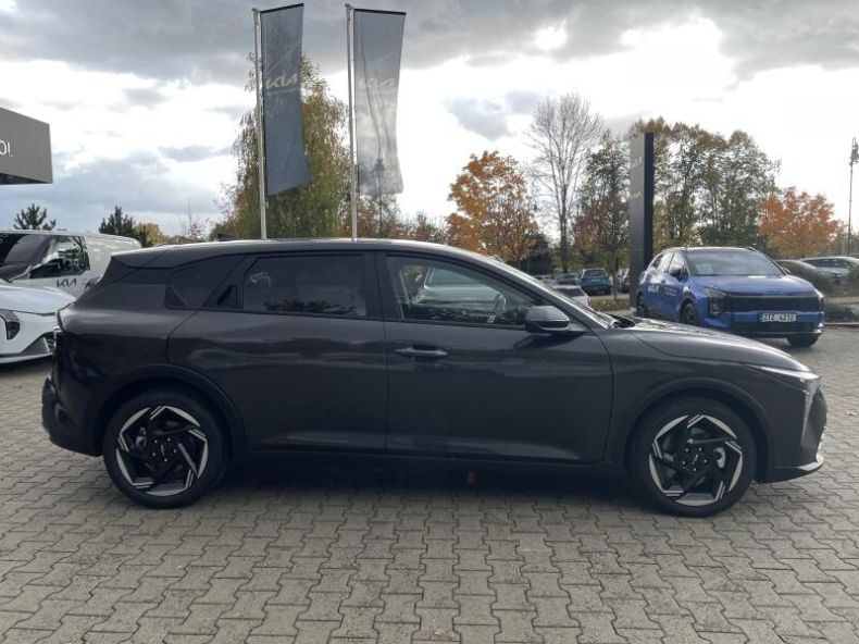 Kia K4 - hlavní fotka