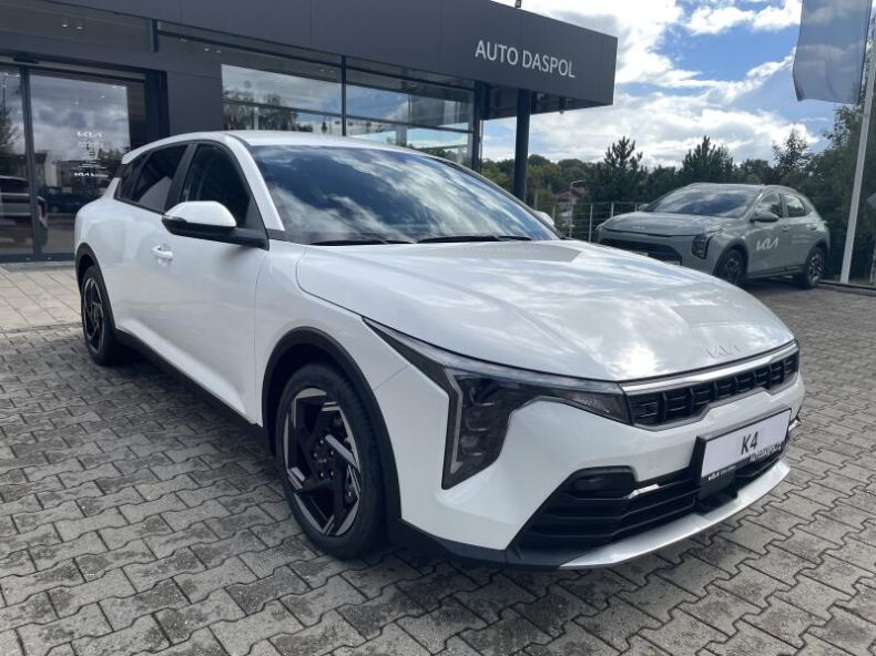 Kia K4 - hlavní foto
