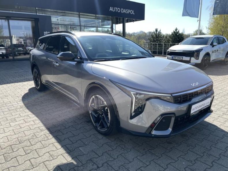 Kia K4 Sportswagon - hlavní fotka