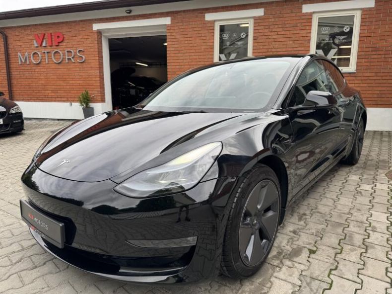 Tesla Model 3 - hlavní foto