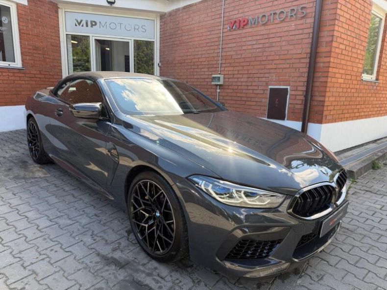 BMW M8 - hlavní fotka