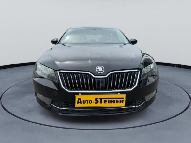 Škoda Superb - hlavní foto