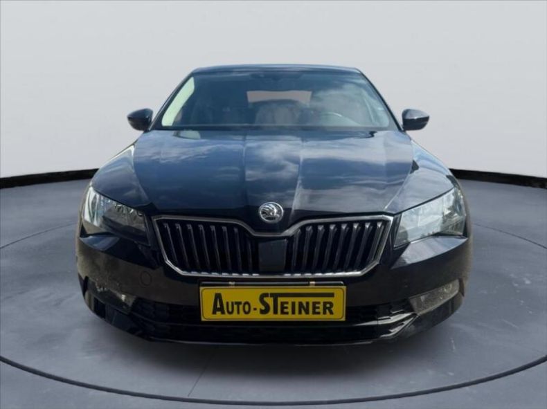Škoda Superb - hlavní foto