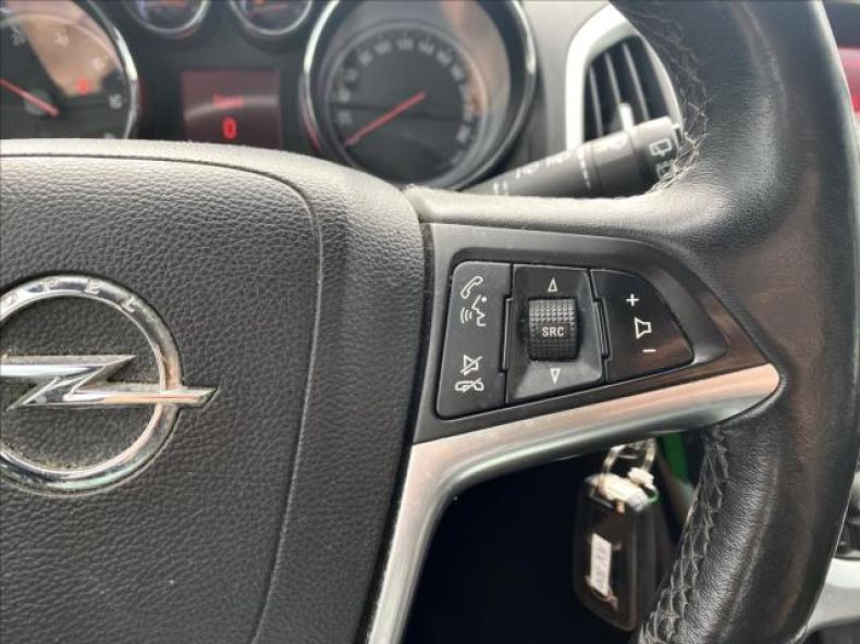 Opel Astra - hlavní fotka