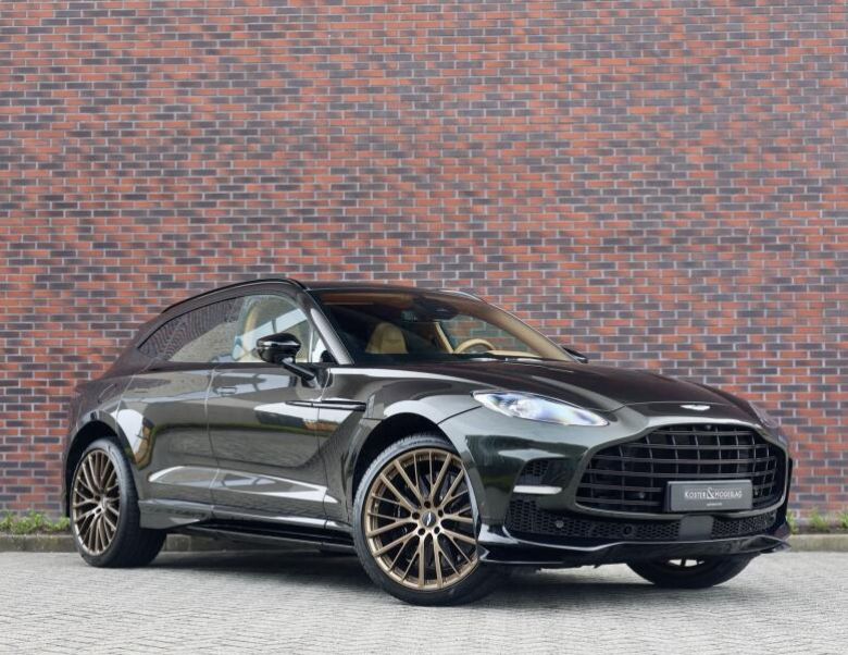 Aston Martin DBX - hlavní fotka
