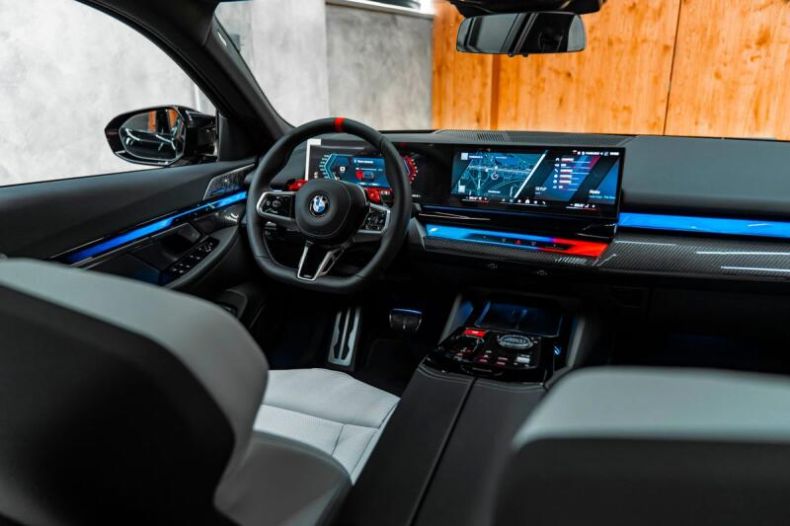 BMW M5 - hlavní fotka