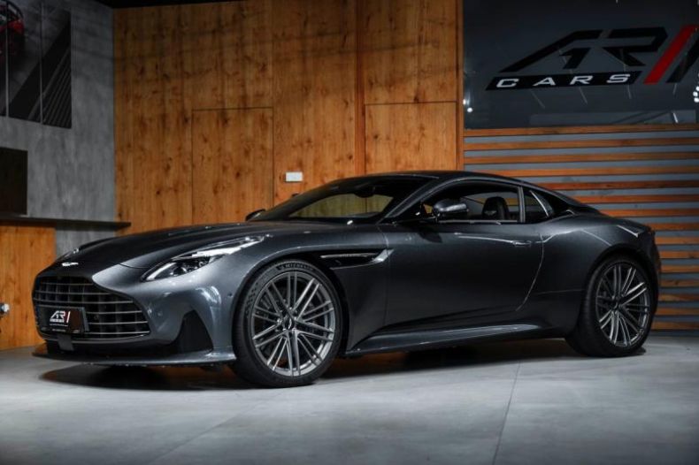 Aston Martin DB12 - hlavní foto