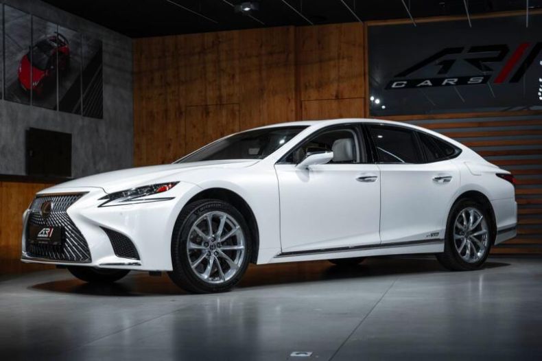 Lexus LS 500 - hlavní foto