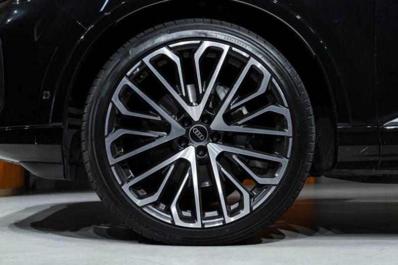 Audi Q7 - hlavní fotka