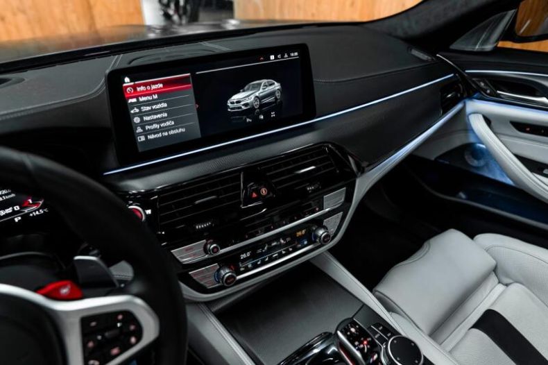 BMW M5 - hlavní fotka