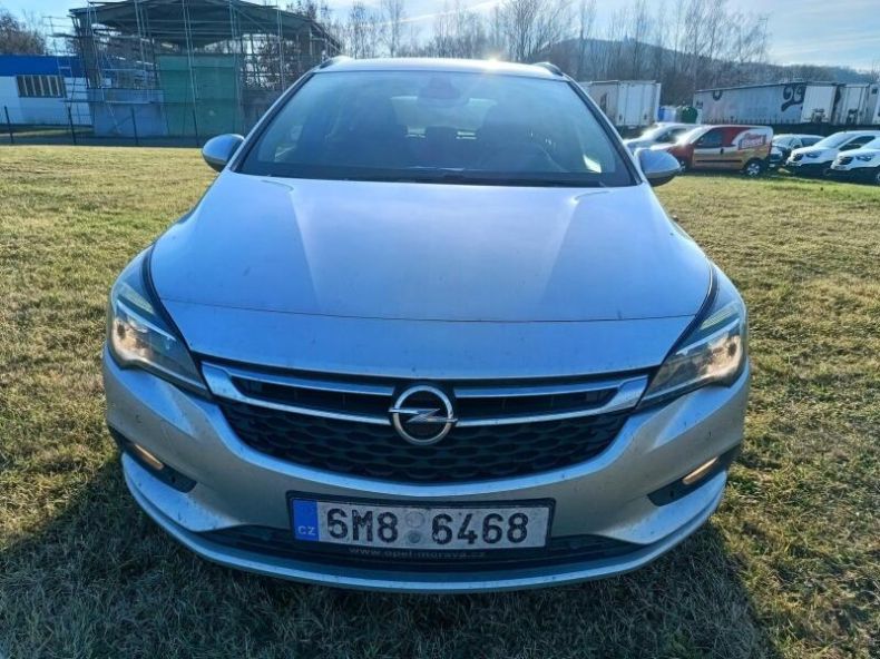 Opel Astra - hlavní foto