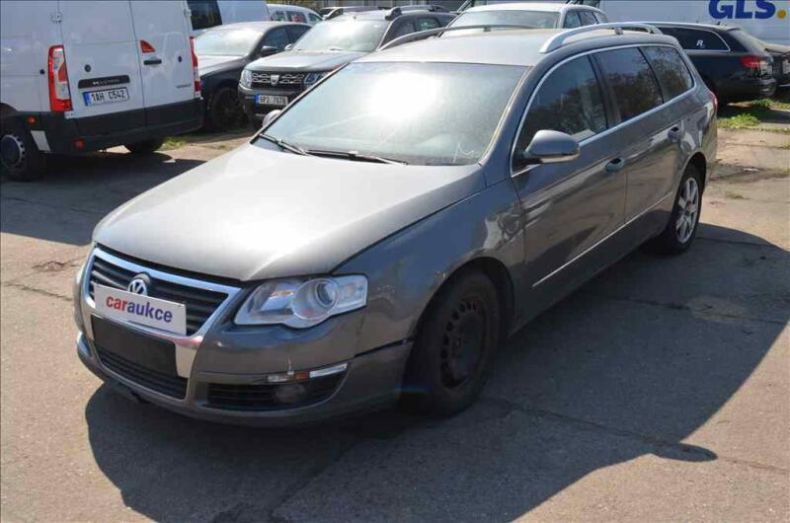 Volkswagen Passat - hlavní fotka inzerátu