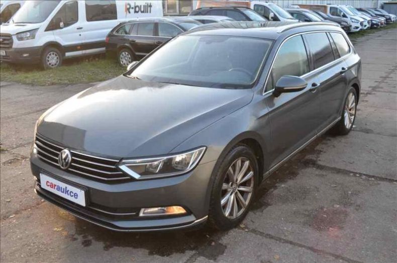 Volkswagen Passat - hlavní foto