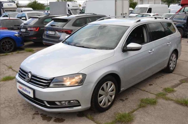 Volkswagen Passat - hlavní fotka inzerátu