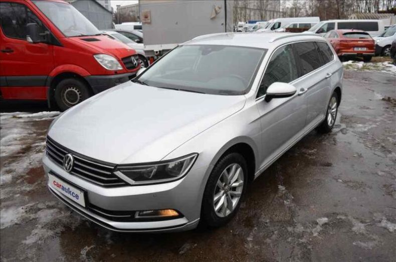 Volkswagen Passat - hlavní fotka inzerátu