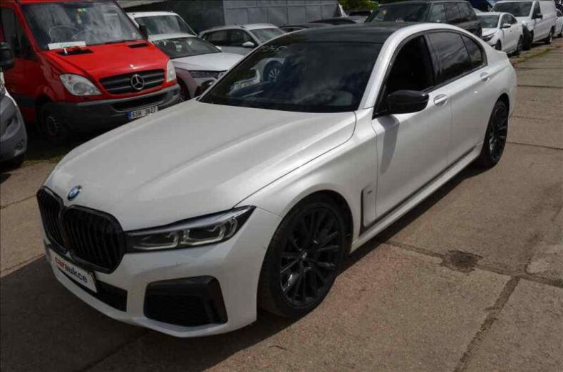 BMW Řada 7 - hlavní fotka