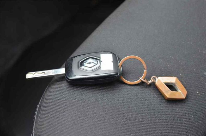 Acura EL - hlavní fotka