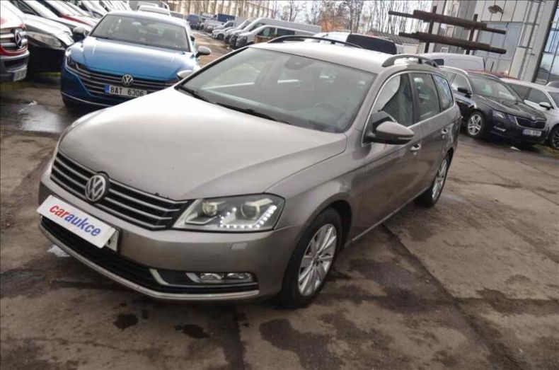 Volkswagen Passat - hlavní fotka inzerátu