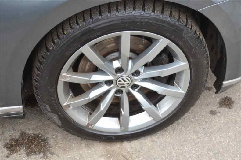 Volkswagen Passat - hlavní fotka