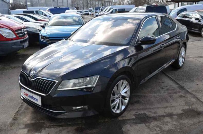 Škoda Superb - hlavní foto