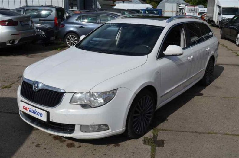Škoda Superb - hlavní foto