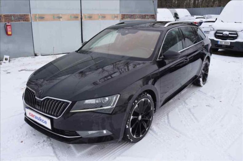 Škoda Superb - hlavní foto