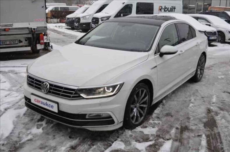 Volkswagen Passat - hlavní foto