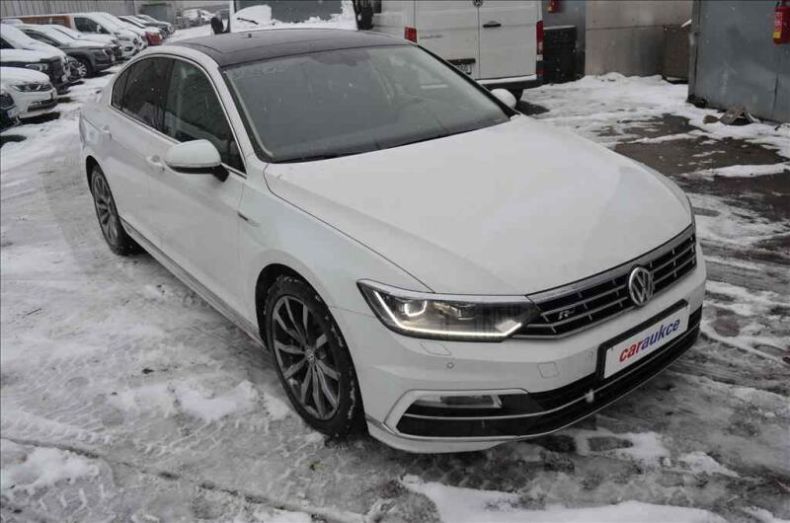 Volkswagen Passat - hlavní fotka