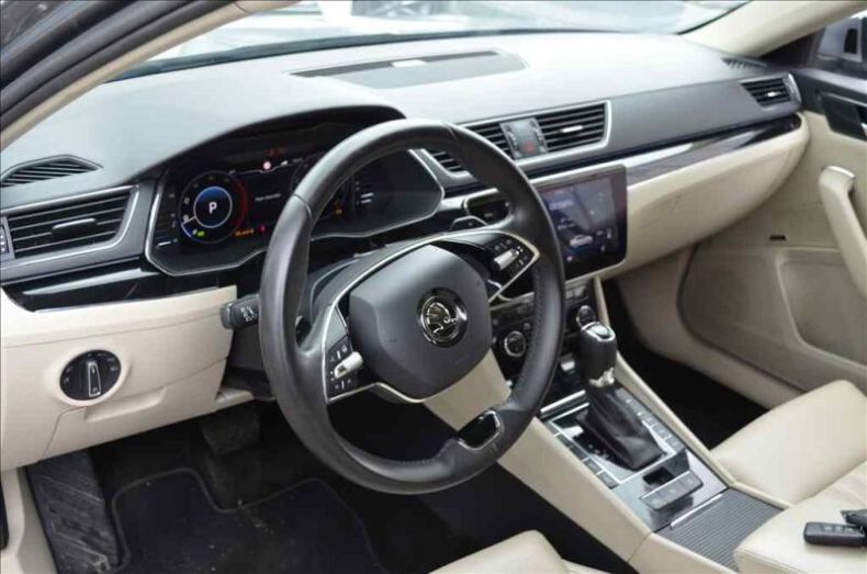 Škoda Superb - hlavní fotka