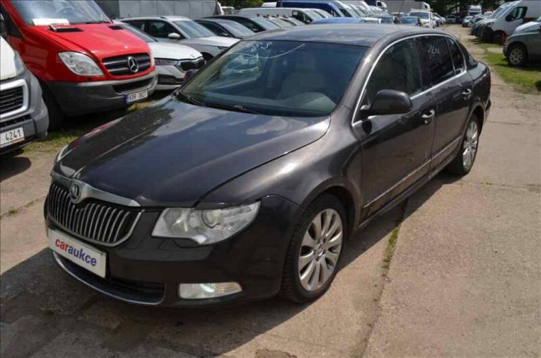 Škoda Superb - hlavní foto