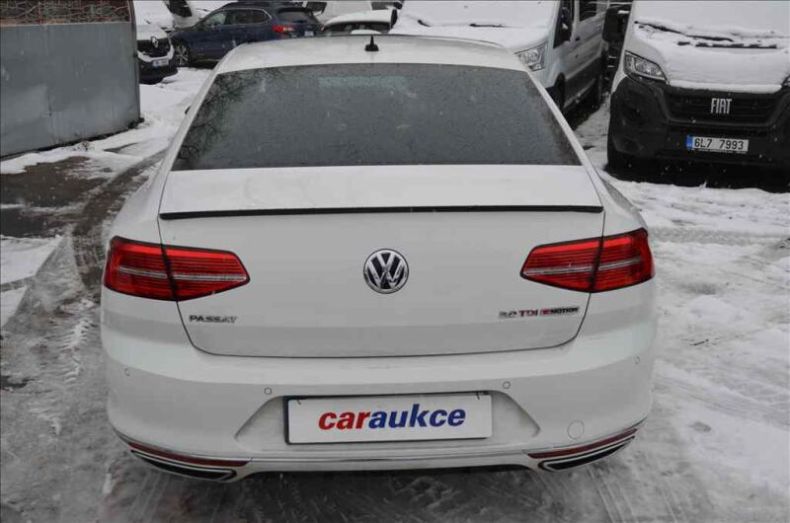 Volkswagen Passat - hlavní fotka