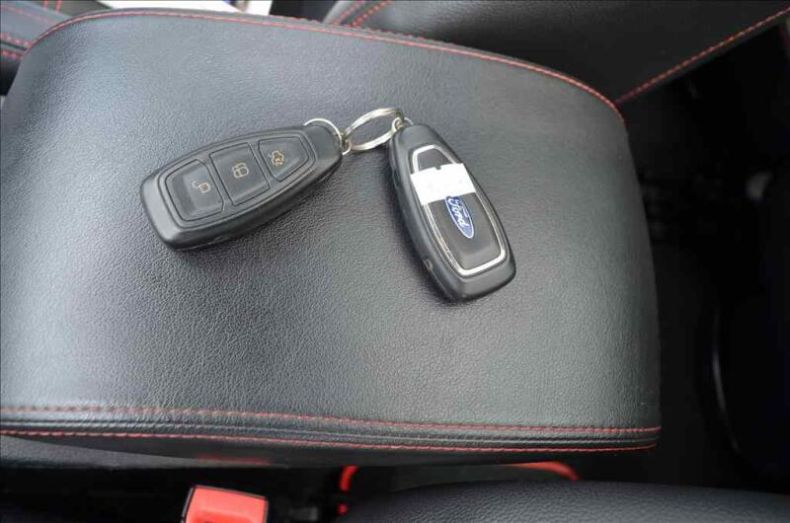 Ford S-MAX - hlavní fotka