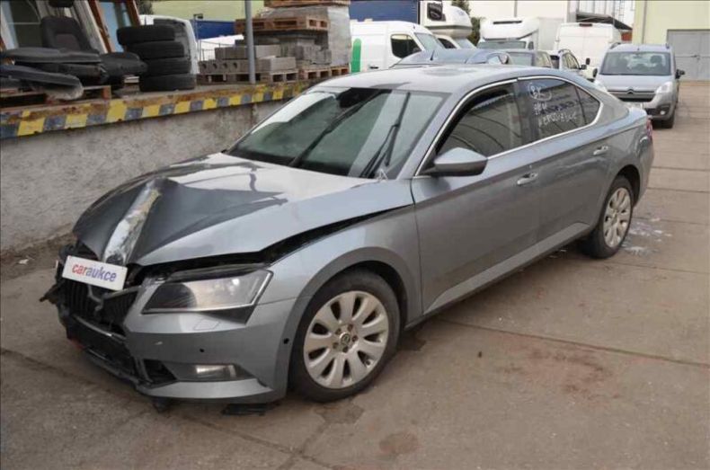 Škoda Superb - hlavní foto
