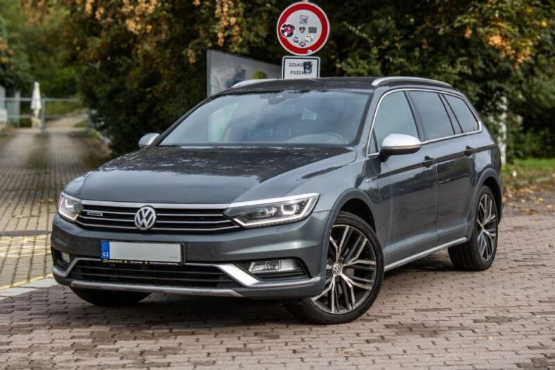 Volkswagen Passat - hlavní fotka inzerátu