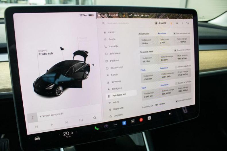 Tesla Model 3 - hlavní fotka