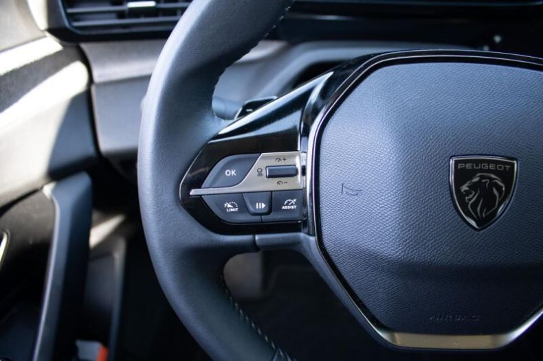 Peugeot 408 - hlavní fotka